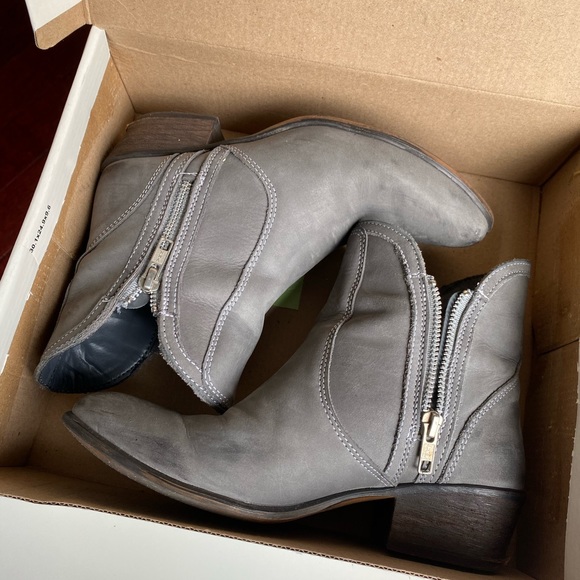 Steve Madden mid booties - Picture 2 of 3